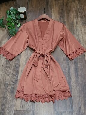 Women’s Lace-Trim Satin Robe - Terracotta Rust